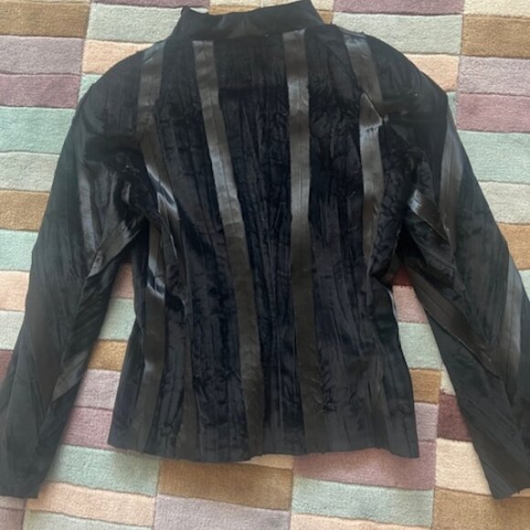 Designer Purificacion Garcia's Jacket in Black Velvet, Size 40 - Picture 2 of 5
